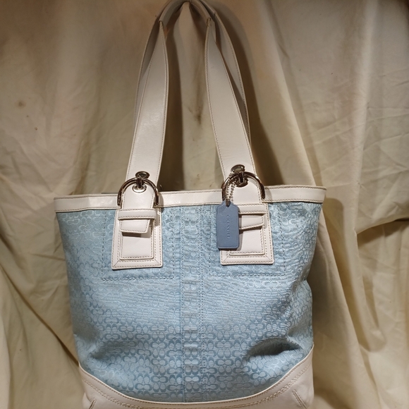 Coach bucket bag - Picture 1 of 10